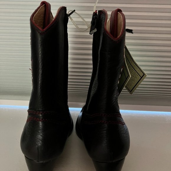 Frye Rodeo Boots - Size 1 - Brand New